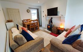 Cosy Cottage By The Sea